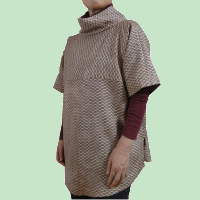 ベージュ地のチュニック