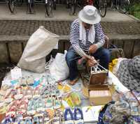 府中八幡神社境内のフリーマーケット
