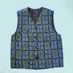 大島紬でリバーシブルベスト