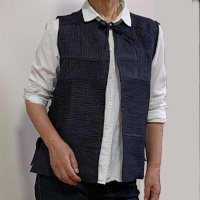 両脇紐結びのベスト