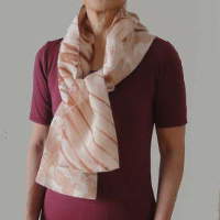 柿渋染めのスカーフ